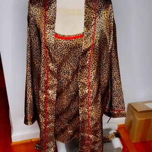 Kathryn 2 piece silk like nightgown and robe.  Size Large
